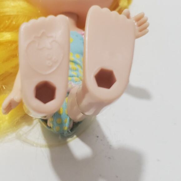 Strawberry Shortcake Doll Lemon Meringue 2008 - Picture 7 of 11